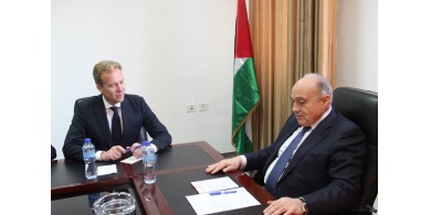 "لبحث المواضيع التي سيتم مناقشتها في اجتماع المانحين" وزير المالية والتخطيط يستقبل وزير خارجية النرويج