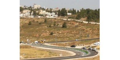 سلطات الاحتلال تعيد فتح شارع الــ DCO المغلق منذ عام 2000
