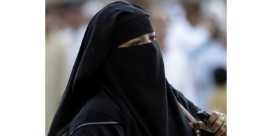 أم ترفض الصفح والعفو عن ابنتها المتوفاة