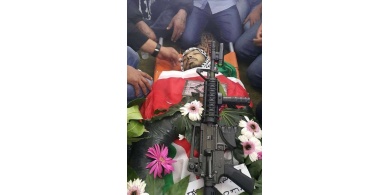 صور وفيديو| طلت البارودة والسبع ما طل.. تشييع جثمان الشهيد عليان