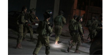 الاحتلال يعتقل 14 مواطناً من الضفة والقدس المحتلتين