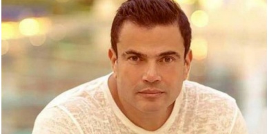 صور| هكذا يبدو شكل عمرو دياب.. عندما يتخلى عن "الفوتوشوب"!!