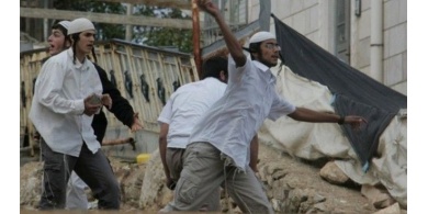 رام الله : تضرر 5 مركبات فلسطينية بحجارة قطعان المستوطنين