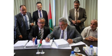 توقيع عقد تنفيذ مشروع مياه قرى غرب جنين بقيمة 7.3 مليون يورو