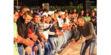 شاهد: طراز جديد للدحية الفلسطينية في احدى حفلات الزفاف ببلدة عرابة جنوب جنين