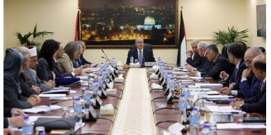 الحكومة تدعو لاجراءات فورية لتنفيذ مبادرة الرئيس باستعادة غزة .. اليكم ابرز ما جاء بجلسة اليوم