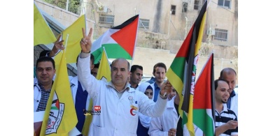 شاهد: وقفة للأطباء والممرضين تضامنا مع الأسرى في جنين
