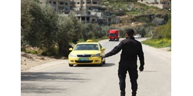 قرار يمنع تواجد أكثر من 3 أشخاص بالمركبة الواحدة