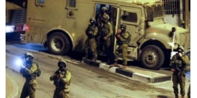 الاحتلال يعتقل 3 مواطنين ويُسلم آخراً بلاغ استدعاء