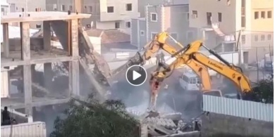 فيديو | سلطات الاحتلال تهدم 3 منازل في كفر قاسم بأراضي الـ48