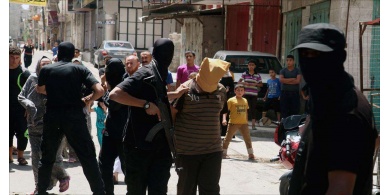 الأمن بغزة يكشف عن اعتقال عملاء مُكلّفين بمراقبة "مسيرات العودة"