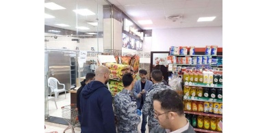 الضابطة الجمركية تقوم بجولات تفقدية على الأسواق والمحلات التجارية في عدة محافظات
