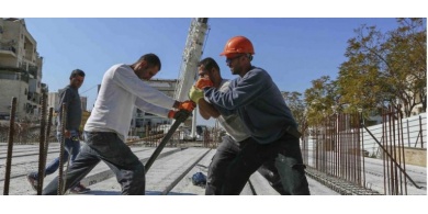 حكومة الاحتلال تدرس إمكانية السماح لآلاف الفلسطينيين المبيت في الداخل