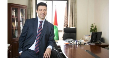 البروفسور الحاج يحيى يحقق انجاز هو الأول على مستوى العالم