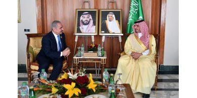 اشتية يلتقي وزيري الداخلية السعودي والمصري