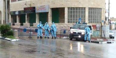 الشرطة تغلق 12 كوفي شوب ومقهى و تقبض على شخصين من أصحاب المقاهي لعدم التزامهم بالإغلاق في  طولكرم