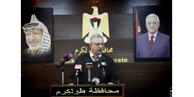 محافظ طولكرم للمواطنين : لا تخرجوا من المنازل