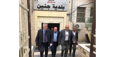 محافظ جنين ووزير الحكم المحلي يتفقدان الهيئات المحلية في جنين