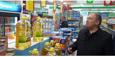 وزير الإقتصاد:حظر اي مورد يتلاعب بأسعار السلع الأساسية