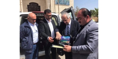 صور...الرجوب وصبيحات يتسلمان مستلزمات طبية من الجامعة العربية الأمريكية للجنة الطوارئ في جنين