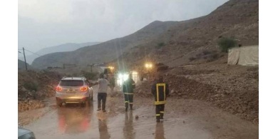 6 إصابات بحوادث سير وحريق مستودع ومنزل وإزالة عوائق منذ بداية المنخفض في الضفة