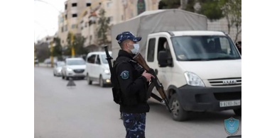 الشرطة تلقي القبض على شخصين لقيامهما بالنداء عبر مكبرات الصوت بمنع التجول في جنين