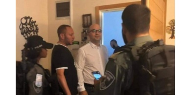 سلطات الاحتلال تفرج عن وزير شؤون القدس