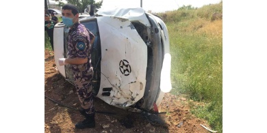 الدفاع المدني يخلي مواطن أصيب بحادث سير ذاتي ببيت لحم