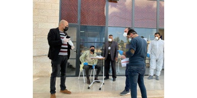 وقائي جنين يتعامل مع العديد من العمال العائدين من الداخل الفلسطيني ويقدم لهم تسهيلات