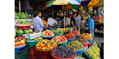 الاقتصاد: أحلنا 60 تاجراً للنيابة وأغلقنا 70 محلاً.. وهذه إجراءاتنا لضبط الأسعار برمضان