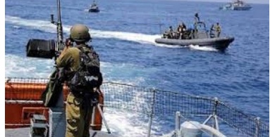بحرية الاحتلال تصيب صيادًا ببحر بيت لاهيا