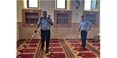 الشرطة تواصل حملة تعقيم المساجد والكنائس