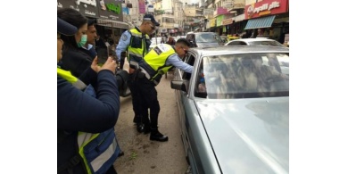 الشرطة تضبط 34 مركبة وتغلق 10 محلات تجارية وتقبض على شخصين في جنين