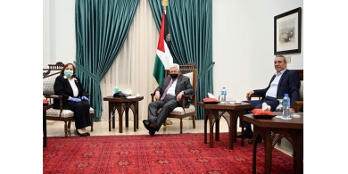 السيد الرئيس يستقبل وزيرة الصحة ويشيد ب"الجيش الأبيض"