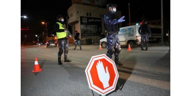 محافظ الخليل يقرر اغلاق حلحول وتفوح ومنطقة عروض المسجد 5 أيام