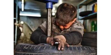 اتحاد نقابات عمال فلسطين يحذر من تعاظم مخاطر تشغيل الأطفال في فلسطين
