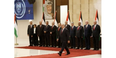 مستشار اشتية: الحكومة الفلسطينية لن تُنقص شيكلاً واحداً عن قطاع غزة