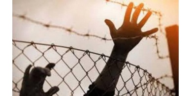 إعلام عبري: "إسرائيل" أبلغت السلطة بتجميد قرار معاقبة البنوك بسبب أموال الأسرى وعوائل الشهداء