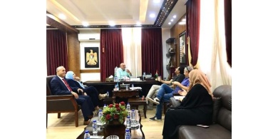 محافظ جنين يطلع على المشاريع التنموية في بلدة برقين