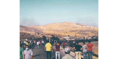 عقب منع المواطنين من الوصول للفعالية الرافضة لللضم&hellip;إصابات خلال مواجهات مع قوات الاحتلال على حاجز الحمرا