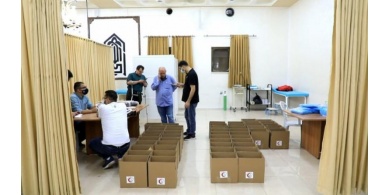 الخليل: عائلة "النتشة" تنشئ عيادة لمتابعة مرضى كوفيد 19 في مقر ديوانها