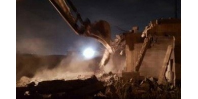 هدم مبنى بذريعة عدم الترخيص في الطيرة