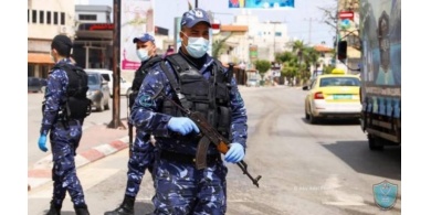 الشرطة تغلق 60 محلاً تجاريا لمخالفتهم اجراءات الوقاية في الخليل