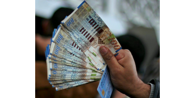 المالية تعلن غدا آلية ونسبة صرف الرواتب