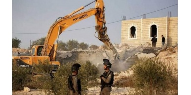 الاحتلال يخطر بوقف البناء في ثلاثة منازل في بيت اسكاريا جنوب بيت لحم
