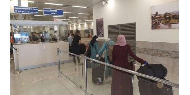 الخارجية تدين عقوبات الاحتلال ضد المسافرين الفلسطينيين على معبر الكرامة