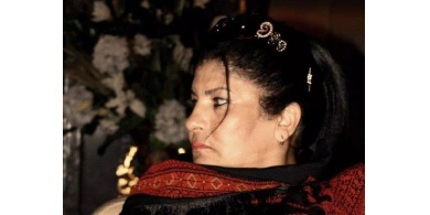 الموت يغيب الإعلامية الفلسطينية سامية فارس