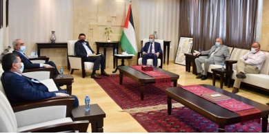 اشتية: "كهرباء القدس" عبرت أزمة كادت تعصف بها وتخلصت من التهديدات بقطع التيار