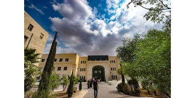 خريجو الكليات الطبية في جامعة القدس يحققون نسبة نجاح كاملة في امتحان المزاولة الإسرائيلي