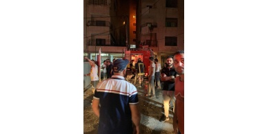 على إثر شجار عائلي...إخلاء عدة عائلات والسيطرة على حريق شقق سكنية في كفر عقب